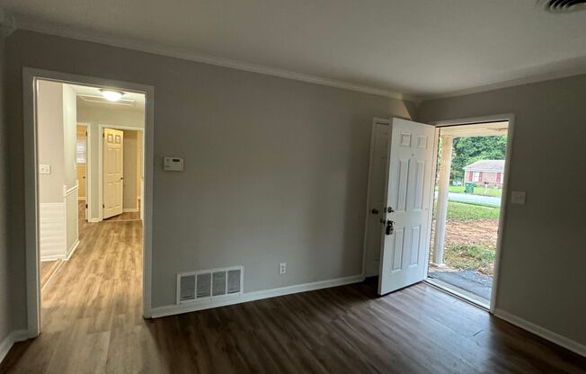 3 beds, 1 bath, $1,195