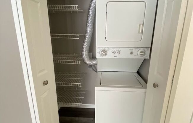 2 beds, 1 bath, 1,000 sqft, $1,595, Unit 1167-9