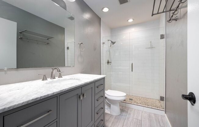 Unique 3 Bedroom Home in Collwood Park!