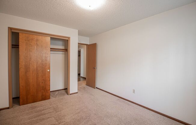 2 beds, 1 bath, 875 sqft, $815, Unit 1