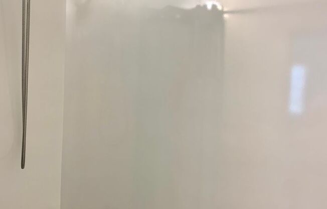 1 bed, 1 bath, $895, Unit 204
