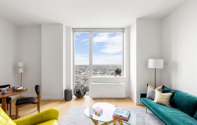 2 beds, 1 bath, $5,612, Unit 25M