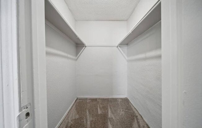 1 bed, 1 bath, 700 sqft, $779, Unit 60