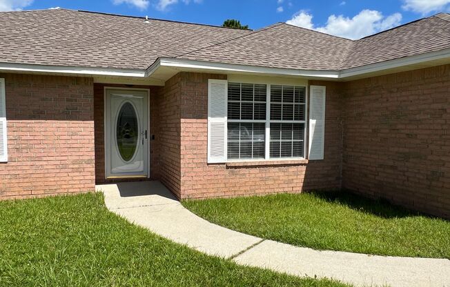 Updated 3 Bedroom with $800 Move In Credit