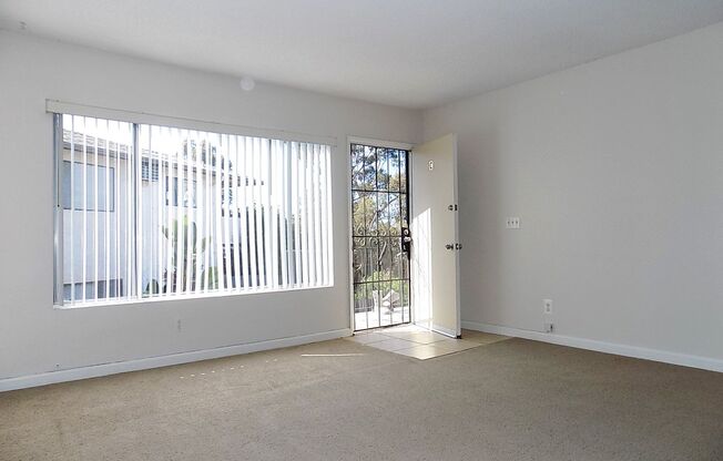 Spacious 2BD/1BA Apartment in Azalea Park neighborhood in City Heights