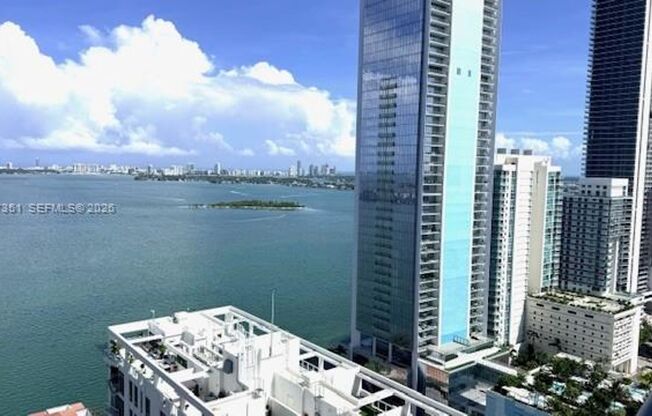3 beds, 2 baths, 1,395 sqft, $7,250, Unit 460 NE 28th St # 2908