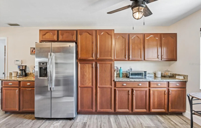 3767 DESOTO RD