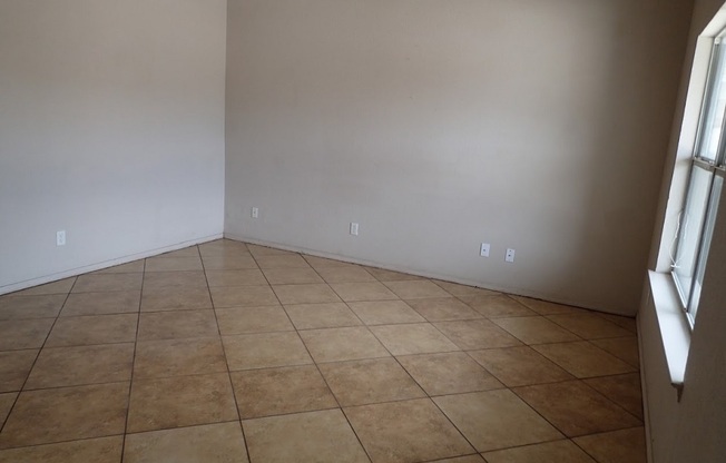 3 beds, 2 baths, $1,415