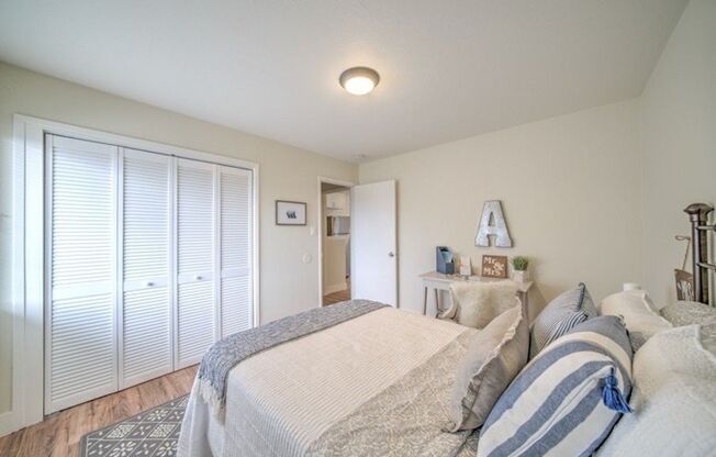 3 beds, 1 bath, $2,461.54, Unit 04