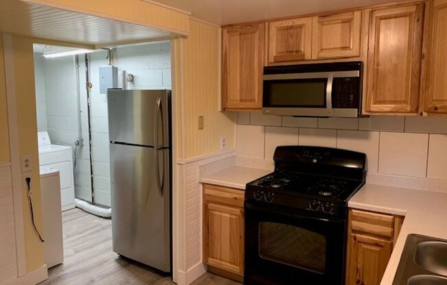 Updated 2 bedroom apartment in central Fort Collins