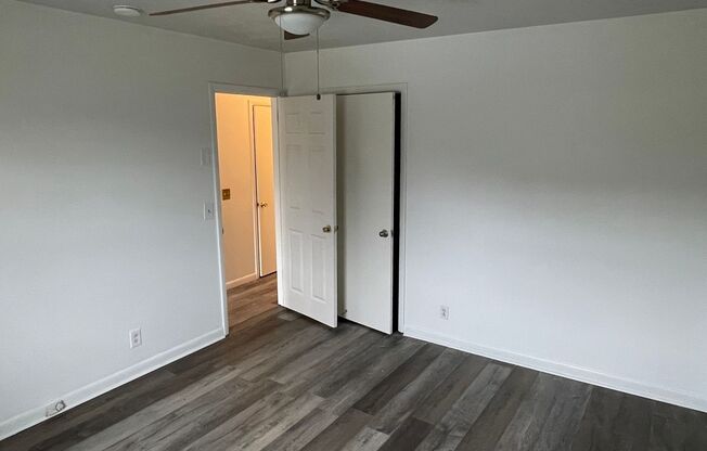 2 beds, 1 bath, 715 sqft, $1,225, Unit 3426 W Hamilton Ave