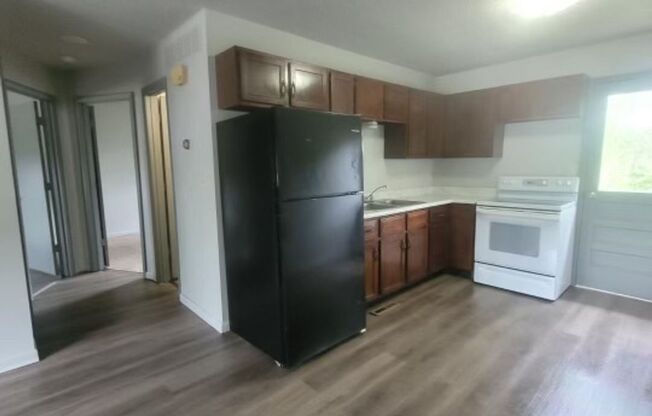 2 beds, 1 bath, $799, Unit 500