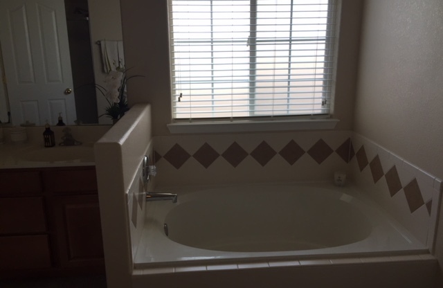 3 beds, 2 baths, $2,000