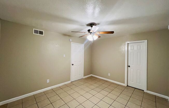 1 bed, 1 bath, 600 sqft, $1,150, Unit 2-221