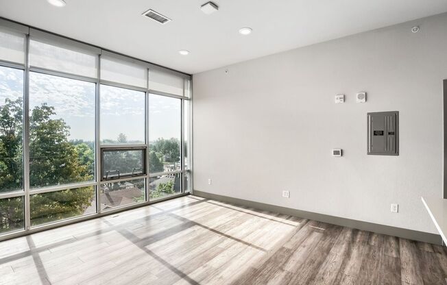 2 beds, 2 baths, 708 sqft, $1,850, Unit 500