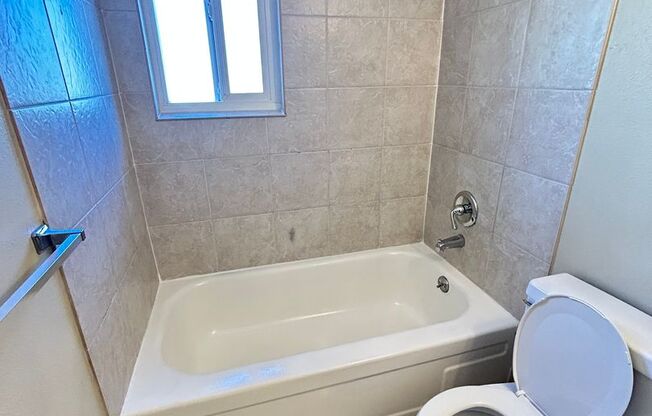 2 beds, 1.5 baths, 950 sqft, $1,895, Unit 226