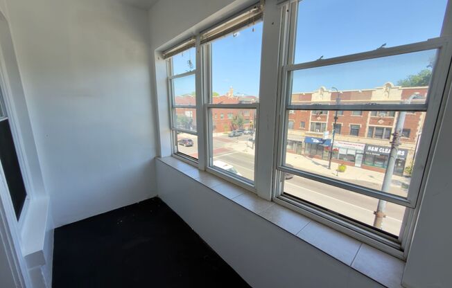 4546 Western