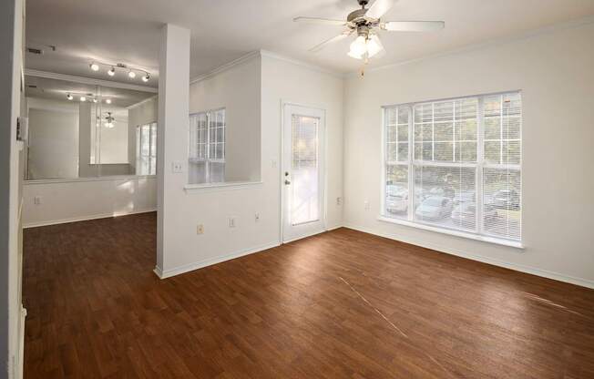 Classic style apartment living and dining room