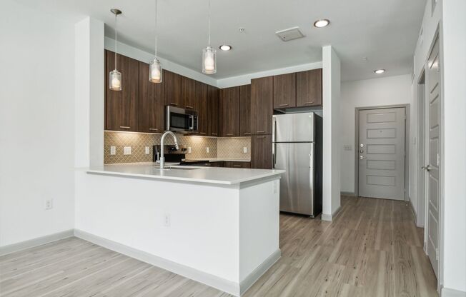 Studio, 1 bath, 550 sqft, $1,274, Unit 5105