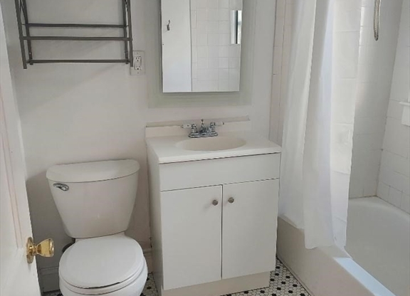Studio, 1 bath, 260 sqft, $1,995, Unit 09
