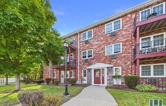 445 PLEASANT ST