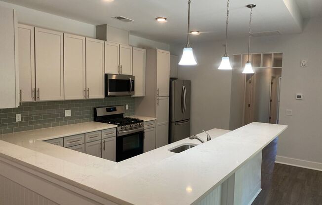 2 beds, 2 baths, 1,450 sqft, $3,100, Unit 0919