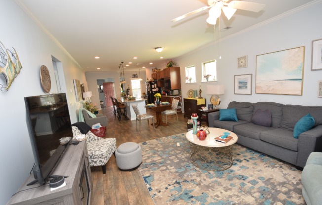 409 DEVERAUX DR