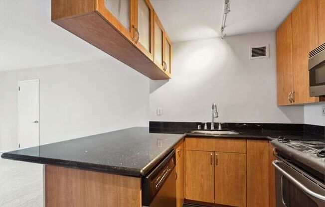 1 bed, 1 bath, $1,600