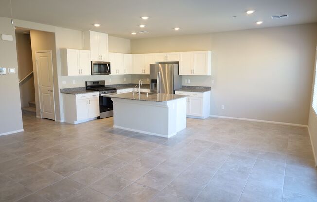 4 Bedroom Home in Gated North West Community!