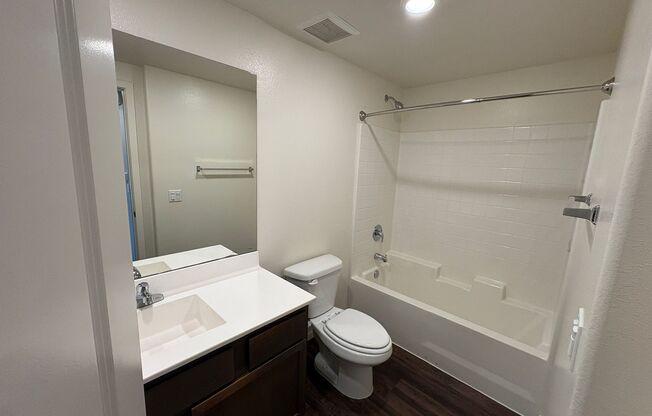 2 beds, 2 baths, 900 sqft, $2,895, Unit 126-304