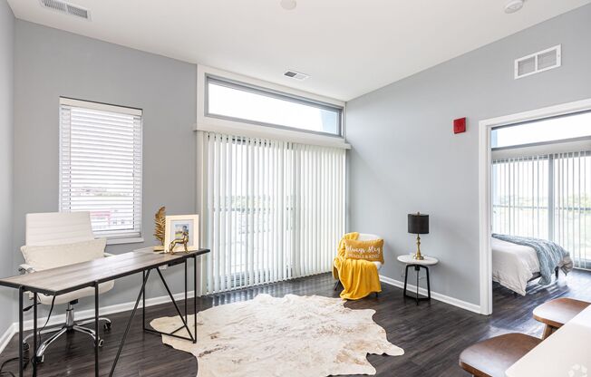 1 bed, 1 bath, 702 sqft, $1,360