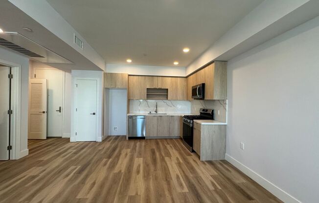 1 bed, 1 bath, 681 sqft, $2,515, Unit 320