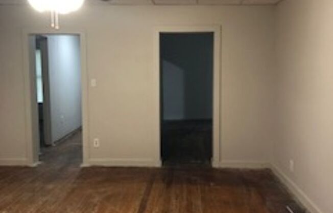 3 beds, 1 bath, $600