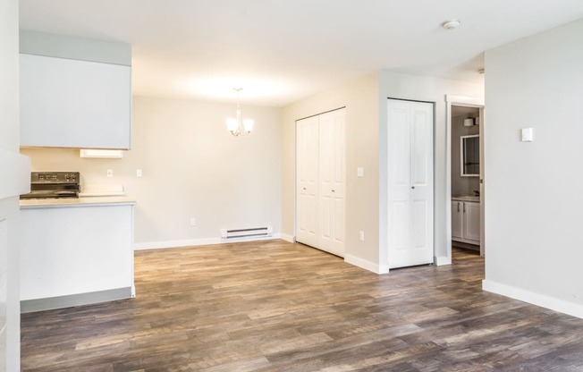 Novela Apartment Homes Living Room Entryway and Kitchen Entryway