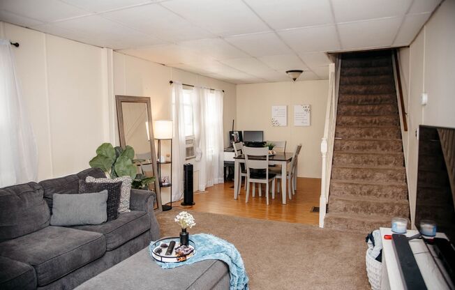 2 beds, 1 bath, $1,450