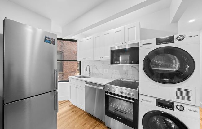 3 beds, 1 bath, 513 sqft, $4,025, Unit 16