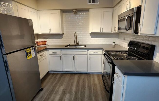 2 beds, 2 baths, 965 sqft, $1,399, Unit W105