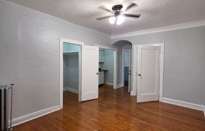 Studio, 1 bath, 325 sqft, $900, Unit 205