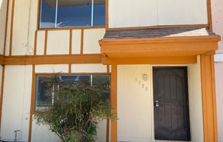 5880 S DE MORAL BLVD