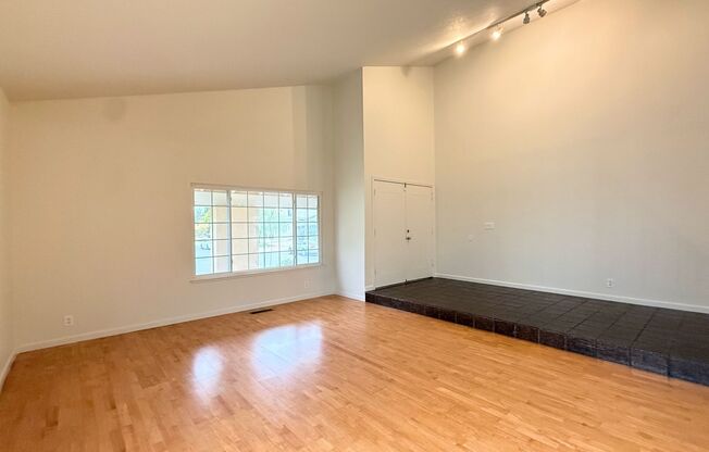 4BD/2.5BA - Spacious Santa Teresa Home with Large Landscaped Backyard