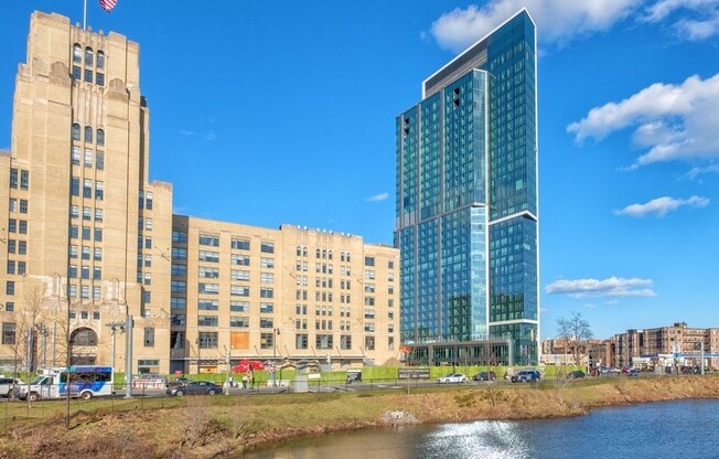 1 bed, 1 bath, 612 sqft, $4,300, Unit 21G