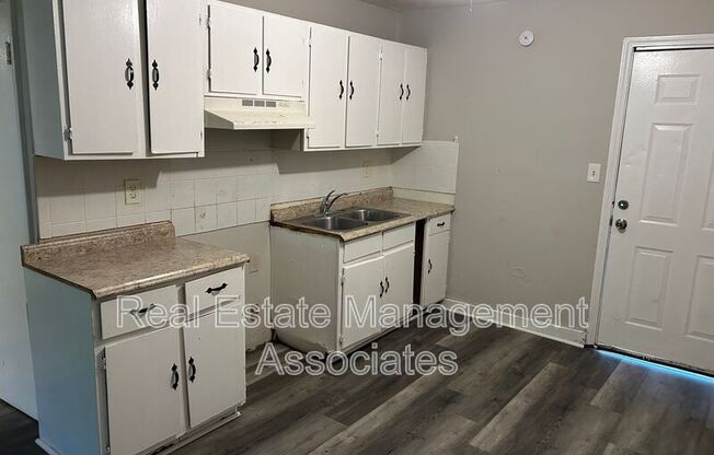 519 E CENTRAL AVE