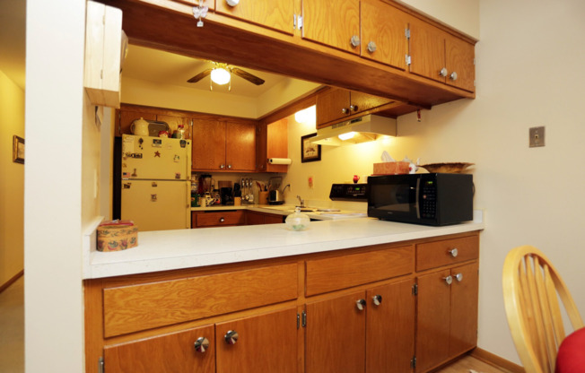 2 beds, 1 bath, 1,100 sqft, $1,149.99, Unit 5921-03