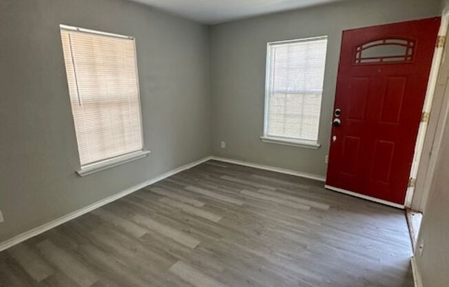 2 beds, 1 bath, $1,095