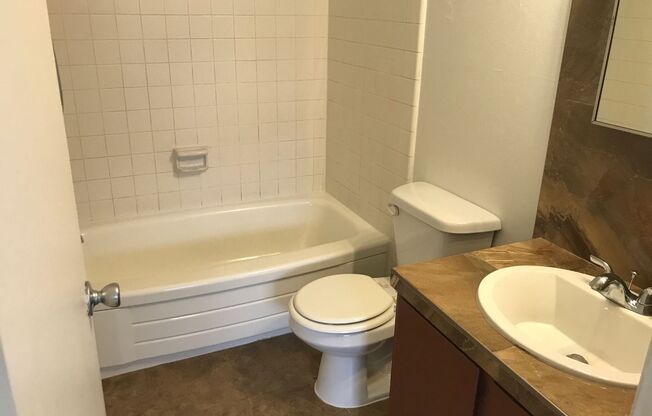 1 bed, 1 bath, 420 sqft, $987, Unit 14