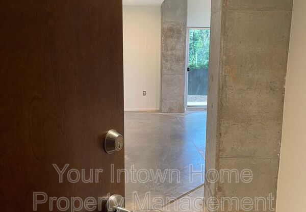 130 ARIZONA AVE NE