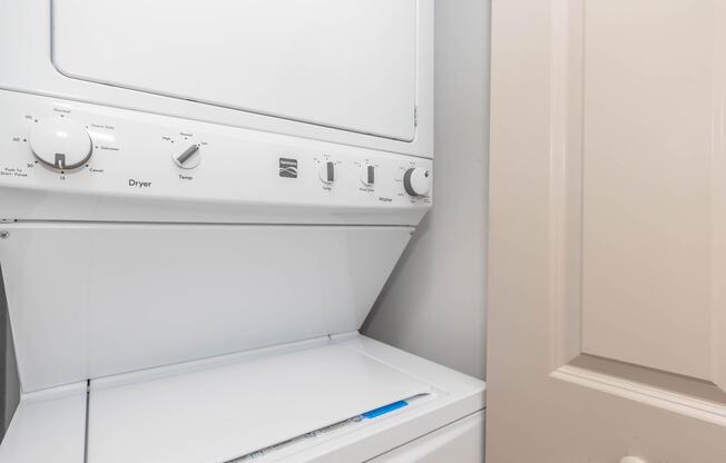 2 beds, 1.5 baths, 837 sqft, $1,179