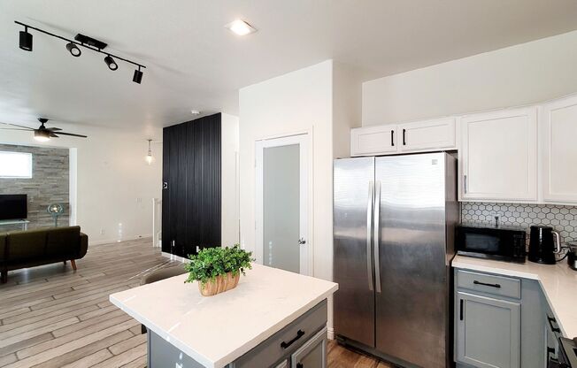 3 beds, 2.5 baths, $1,950