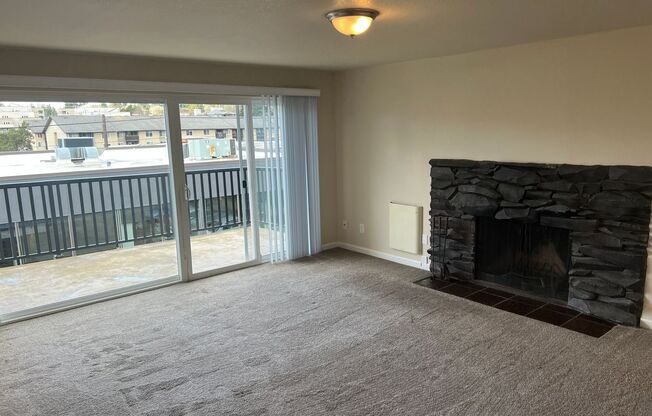 2 beds, 2 baths, 944 sqft, $2,215, Unit 103