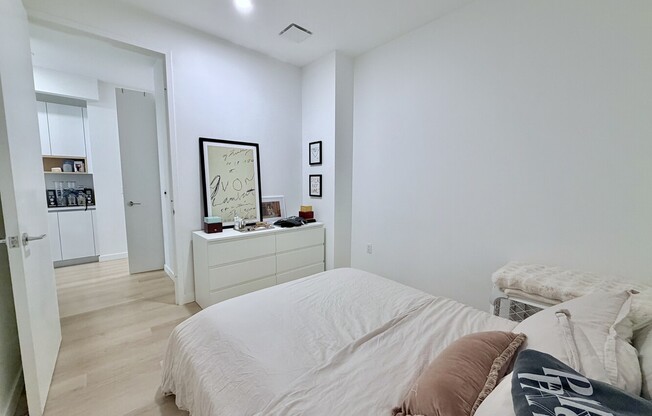 Studio, 1 bath, $5,050, Unit 423